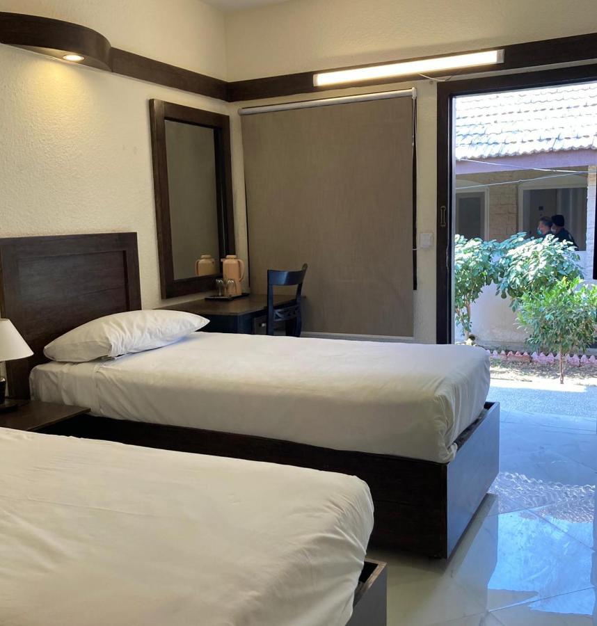 Airport Hotel Karachi Eksteriør billede