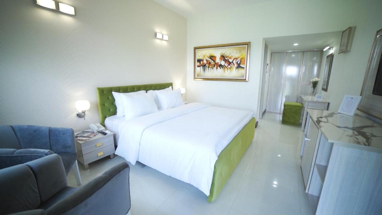 Airport Hotel Karachi Eksteriør billede