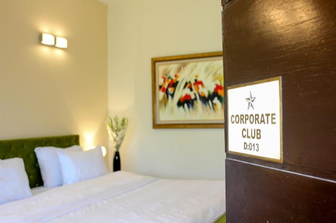 Airport Hotel Karachi Eksteriør billede