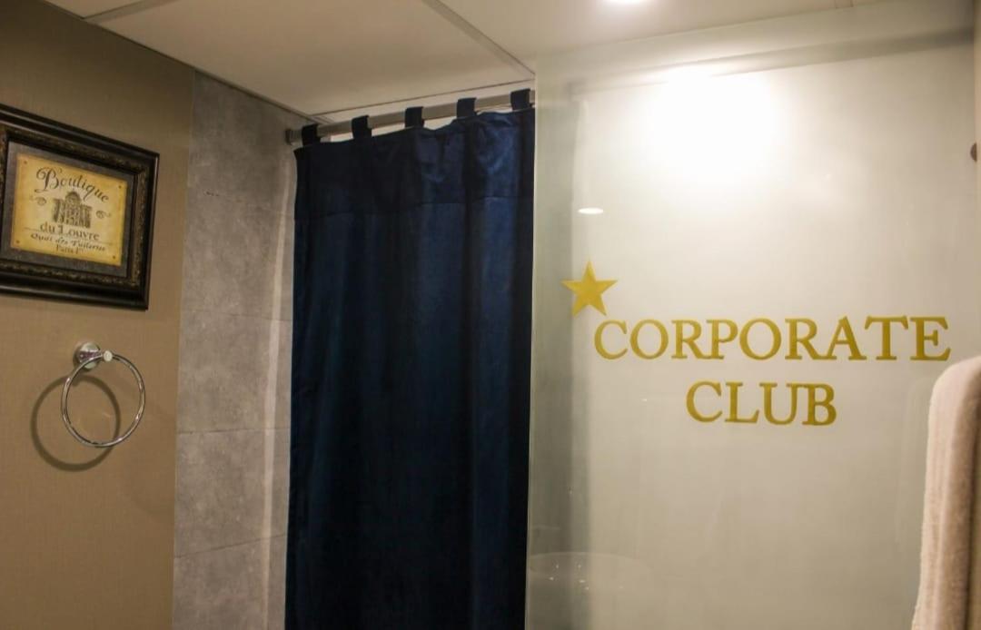Airport Hotel Karachi Eksteriør billede